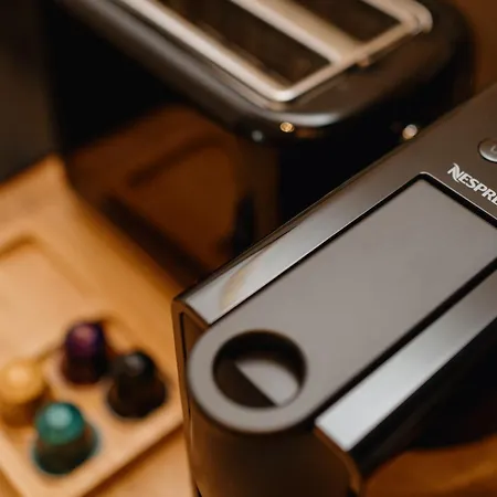 Homely - Historic Building, 3 Bedrooms, Mauerpark, Family & Business דירה *