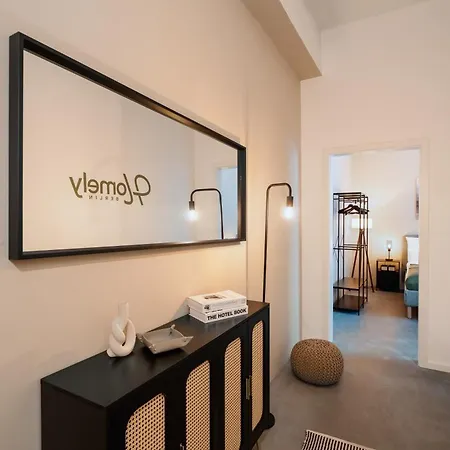 Homely - Historic Building, 3 Bedrooms, Mauerpark, Family & Business *