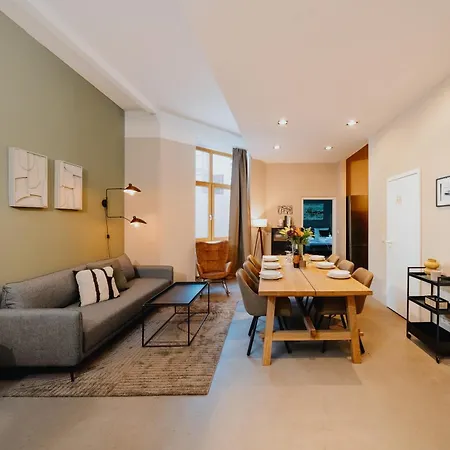 Homely - Historic Building, 3 Bedrooms, Mauerpark, Family & Business ברלין