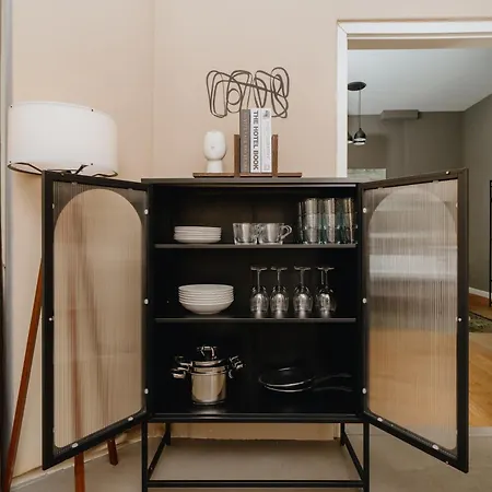 Homely - Historic Building, 3 Bedrooms, Mauerpark, Family & Business ברלין