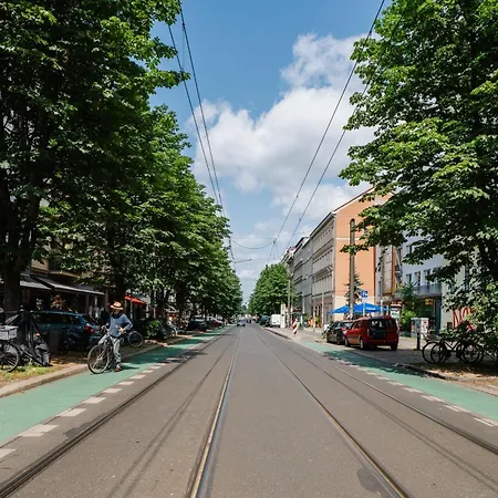 Homely - Historic Building, 3 Bedrooms, Mauerpark, Family & Business شقة برلين