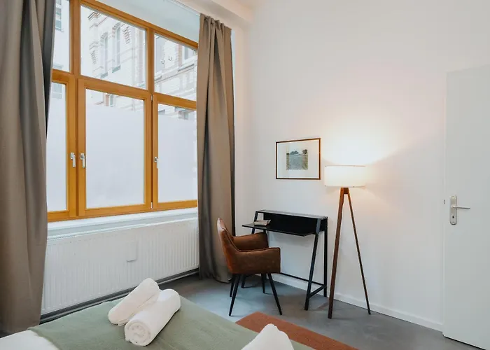 شقة Homely - Historic Building, 3 Bedrooms, Mauerpark, Family & Business