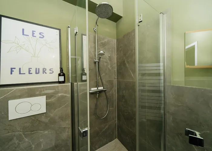 Homely - Historic Building, 3 Bedrooms, Mauerpark, Family & Business * 柏林