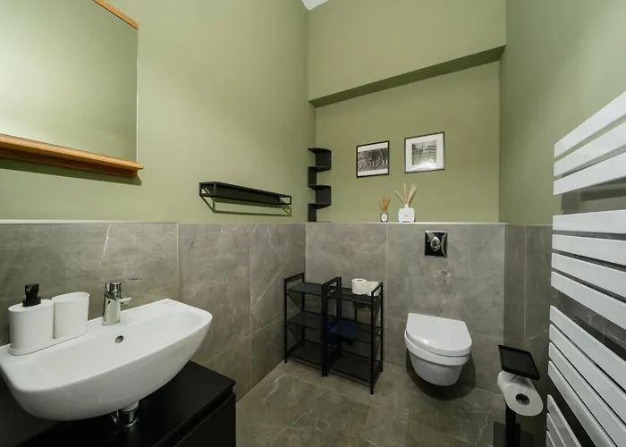 شقة Homely - Historic Building, 3 Bedrooms, Mauerpark, Family & Business برلين