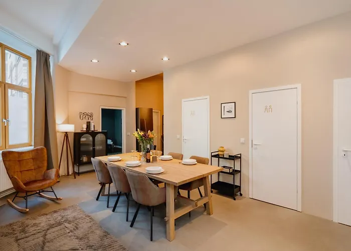 Homely - Historic Building, 3 Bedrooms, Mauerpark, Family & Business * 柏林