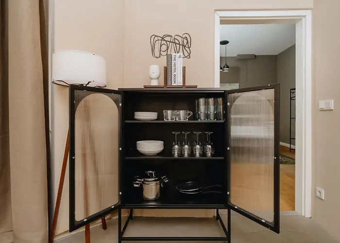 Homely - Historic Building, 3 Bedrooms, Mauerpark, Family & Business 柏林