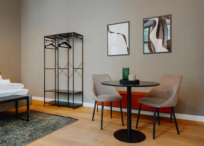 Homely - Historic Building, 3 Bedrooms, Mauerpark, Family & Business برلين