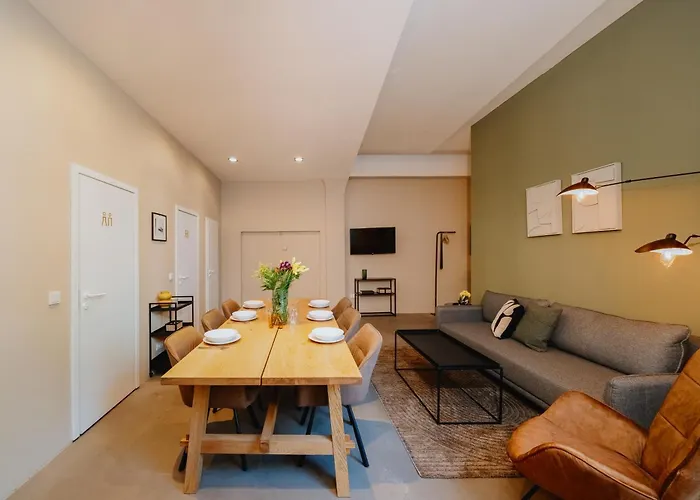 Daire Homely - Historic Building, 3 Bedrooms, Mauerpark, Family & Business *