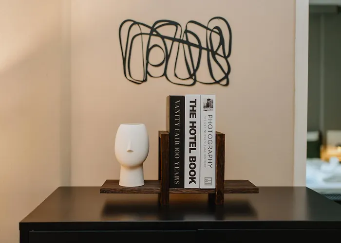 Homely - Historic Building, 3 Bedrooms, Mauerpark, Family & Business Daire