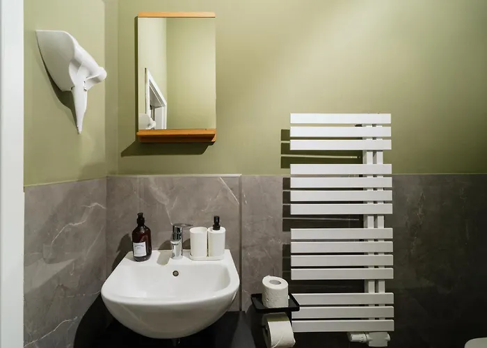 Daire Homely - Historic Building, 3 Bedrooms, Mauerpark, Family & Business *