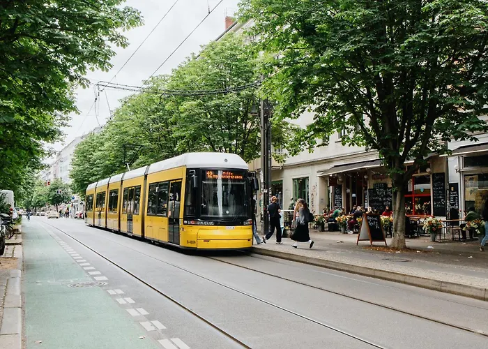 Homely - Historic Building, 3 Bedrooms, Mauerpark, Family & Business * Berlin