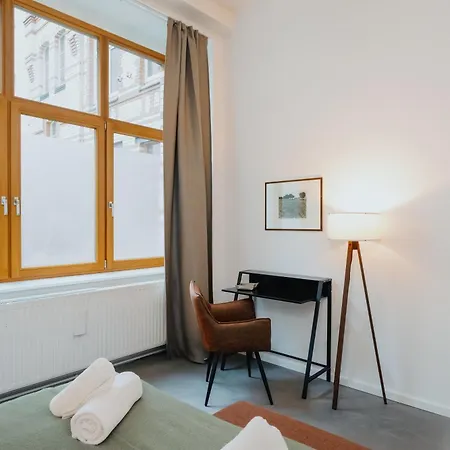 Apartmán Homely - Historic Building, 3 Bedrooms, Mauerpark, Family & Business