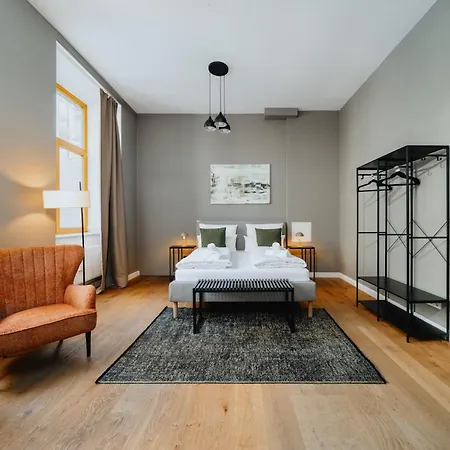 Homely - Historic Building, 3 Bedrooms, Mauerpark, Family & Business Apartmán Berlín