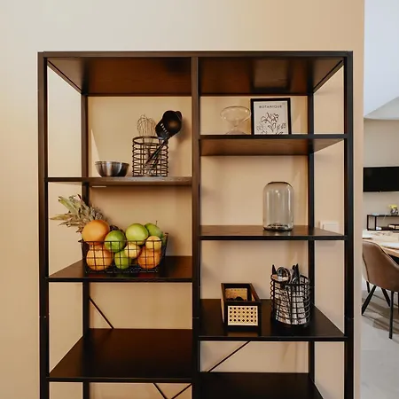 Homely - Historic Building, 3 Bedrooms, Mauerpark, Family & Business * Berlín