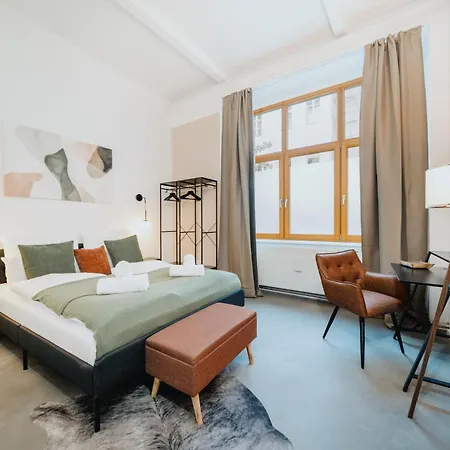 Apartmán Homely - Historic Building, 3 Bedrooms, Mauerpark, Family & Business