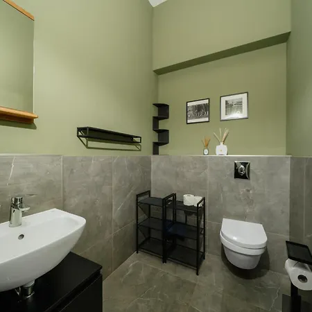 Apartmán Homely - Historic Building, 3 Bedrooms, Mauerpark, Family & Business Berlín