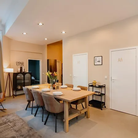 Homely - Historic Building, 3 Bedrooms, Mauerpark, Family & Business * Berlín