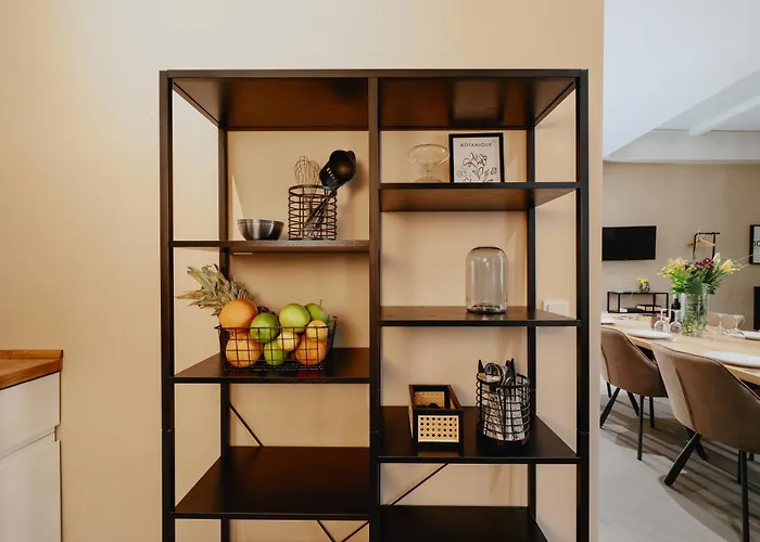 Homely - Historic Building, 3 Bedrooms, Mauerpark, Family & Business * Berlín