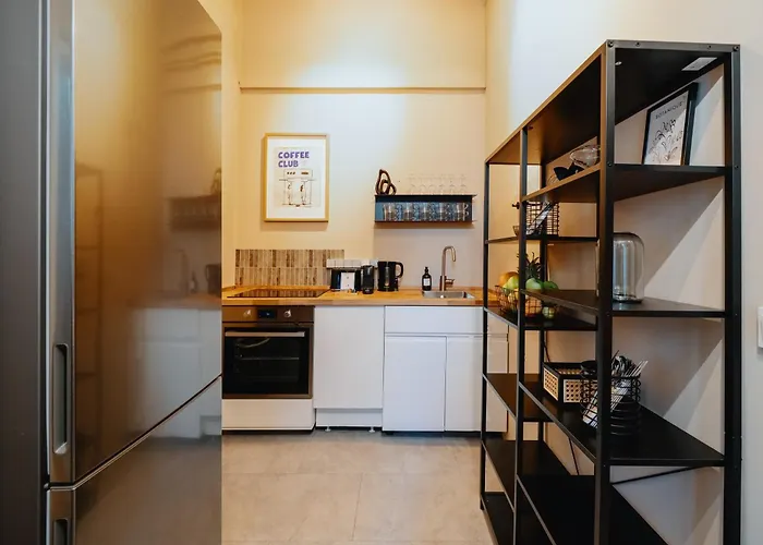 Apartamento Homely - Historic Building, 3 Bedrooms, Mauerpark, Family & Business