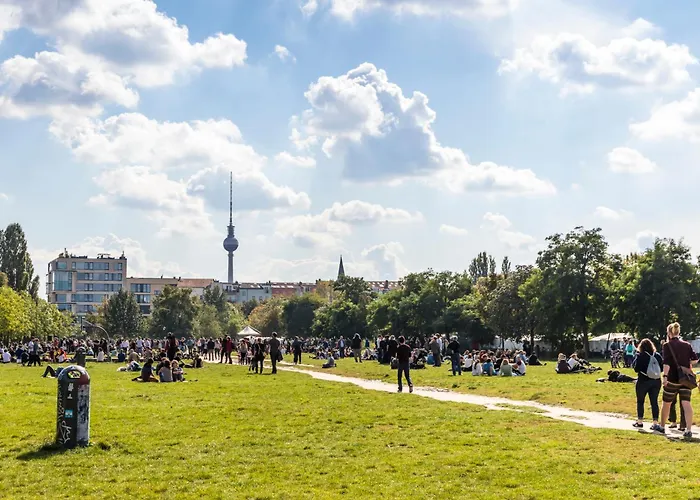 Homely - Historic Building, 3 Bedrooms, Mauerpark, Family & Business Apartamento Berlín